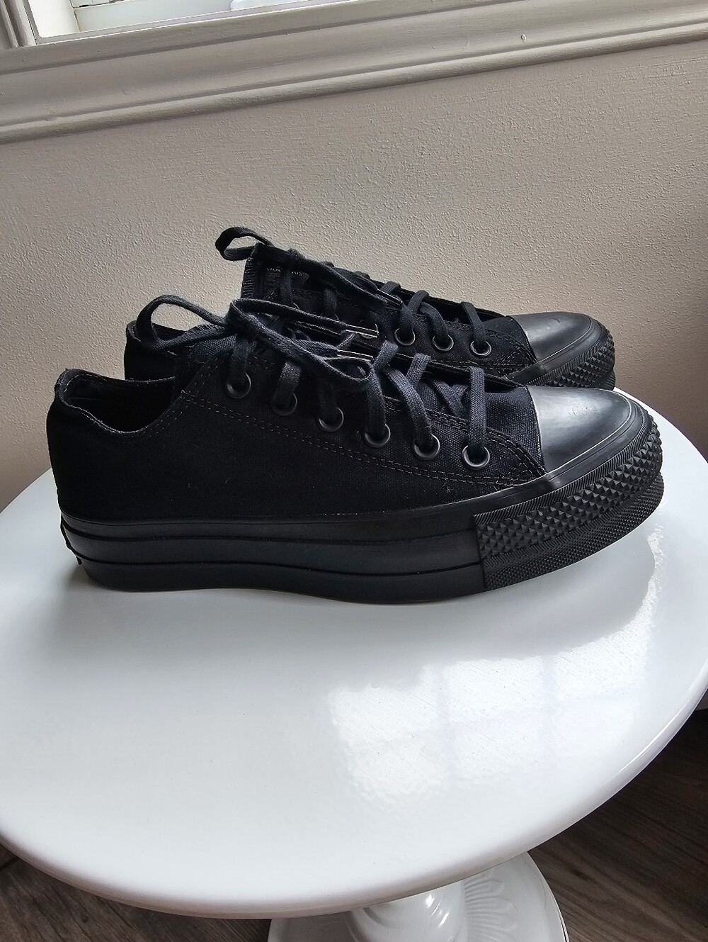 Converse  Black Low-Top Canvas Sneakers
